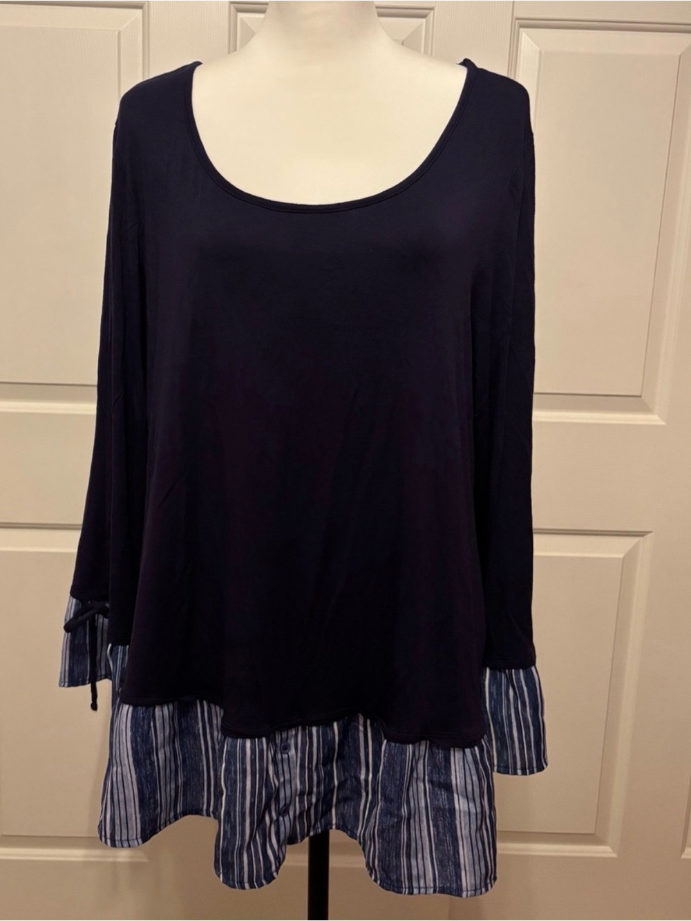 One World Navy Blue Long Sleeve Tunic w/ Striped Layered Trim Women’s XL NWT